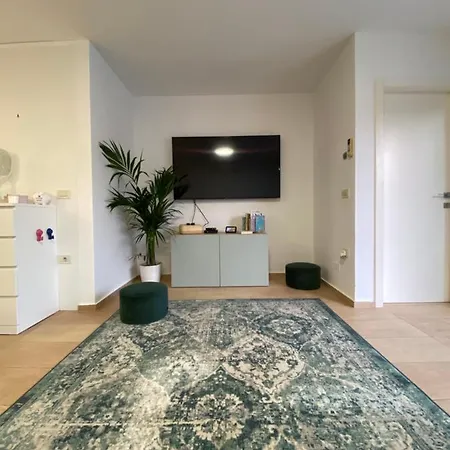 Pop's Pool Place Apartment